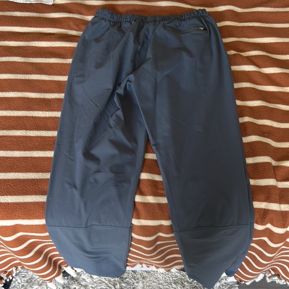 Small speedo sweatpants - Picture 2 of 3